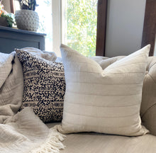 Load image into Gallery viewer, Mable Pillow Cover