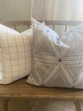 Load image into Gallery viewer, The Suri