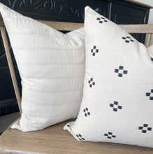 Load image into Gallery viewer, Mable Pillow Cover