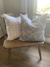 Load image into Gallery viewer, The Suri