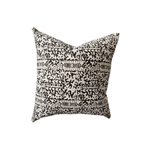 Load image into Gallery viewer, The Delilah Pillow Cover