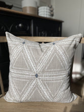 Load image into Gallery viewer, The Suri